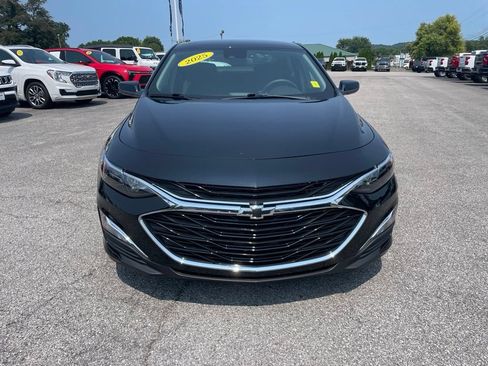 Used 2025 Chevrolet Malibu RS FWD image 2