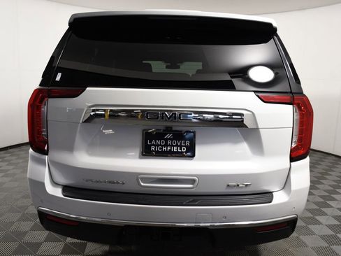 Used 2022 GMC Yukon XL SLT w/ SLT Premium Package AWD/4WD image 5