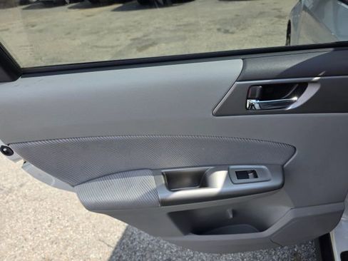 Used 2010 Subaru Forester 2.5X Premium image 18