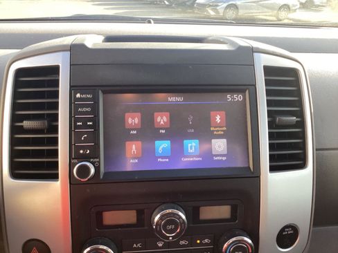 Used 2021 Nissan Frontier SV w/ Midnight Edition Floor Mats image 21