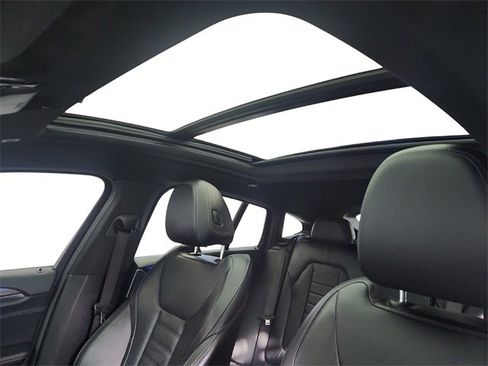 Used 2022 BMW X4 xDrive30i w/ M Sport Package 2 image 11