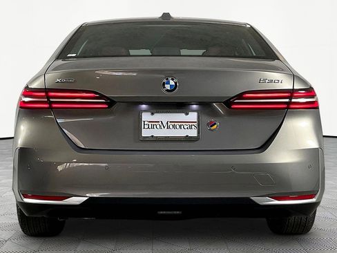 New 2026 BMW 530i xDrive w/ Premium Package AWD/4WD image 7