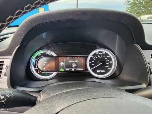 Used 2018 Kia Niro LX image 17