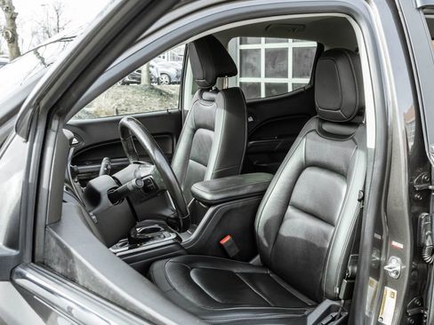 Used 2019 GMC Canyon SLT image 6