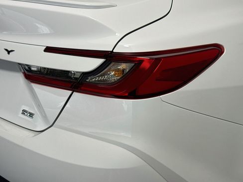 Used 2025 Toyota Camry SE w/ Convenience Package FWD image 34