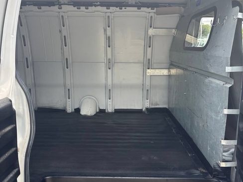 Used 2020 Chevrolet Express 2500 Extended RWD image 16