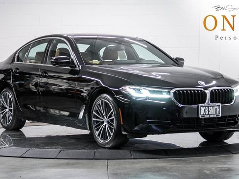 Certified 2023 BMW 530e w/ Convenience Package image 1