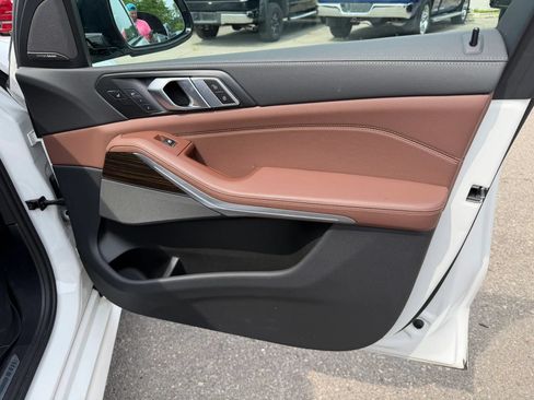 Used 2020 BMW X5 xDrive40i w/ M Sport Package AWD/4WD image 32