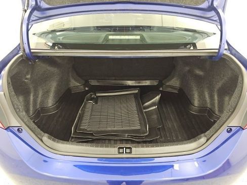 Used 2018 Toyota Corolla SE image 29