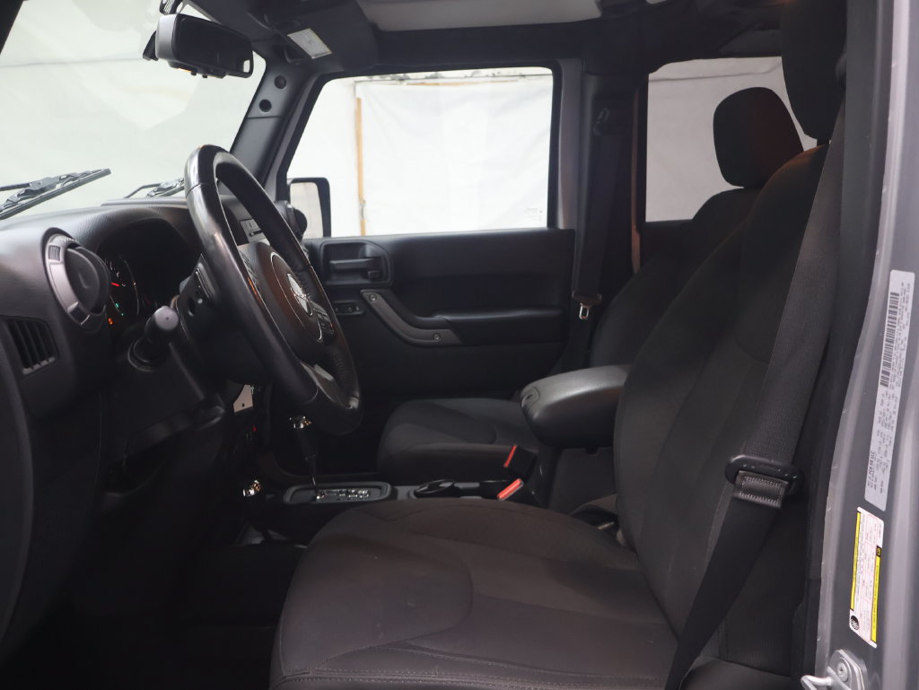 Used 2018 Jeep Wrangler Unlimited Sport S AWD/4WD image 16