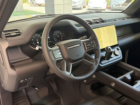 New 2026 Land Rover Defender 110 X-Dynamic SE AWD/4WD image 4