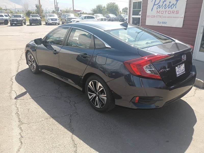 Used 2018 Honda Civic EX-T image 3