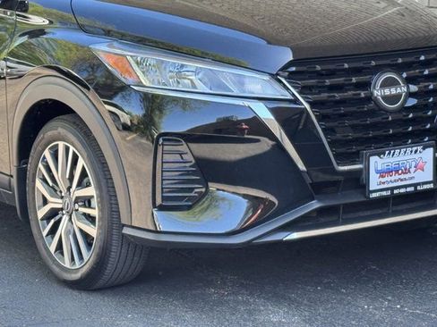 Used 2024 Nissan Kicks SV FWD image 4