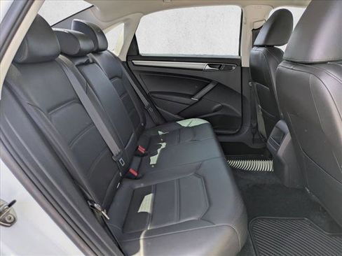 Used 2017 Volkswagen Passat 1.8T R-Line w/ R-Line Lighting Package FWD image 18