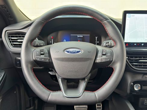 Used 2024 Ford Escape ST-Line w/ Tech Pack #1 FWD image 18
