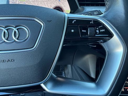 Used 2021 Audi e-tron Premium Plus w/ Premium Plus Package image 34