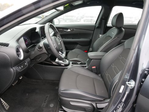 Used 2023 Kia Forte GT-Line w/ GT-Line Technology Package image 16