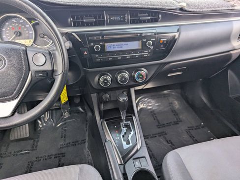 Used 2015 Toyota Corolla L image 16