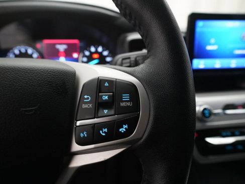 Used 2024 Ford Explorer XLT AWD/4WD image 18