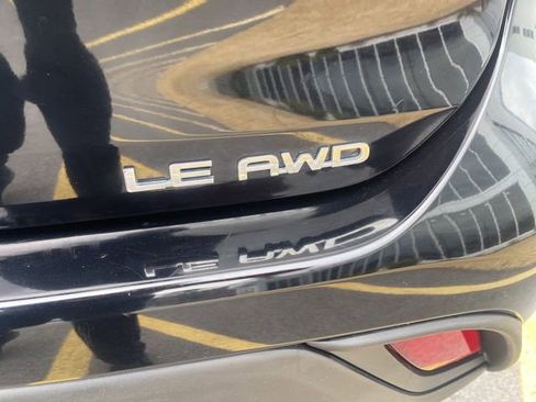 Used 2024 Toyota Highlander LE image 7