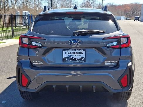 Used 2024 Subaru Crosstrek 2.0i Premium image 5