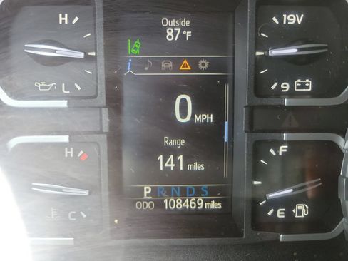 Used 2021 Toyota Tundra SR5 w/ SR5 Leather Package RWD image 24