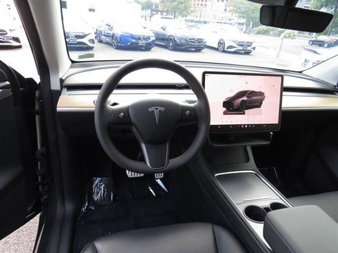 Used 2023 Tesla Model Y Performance AWD/4WD image 9