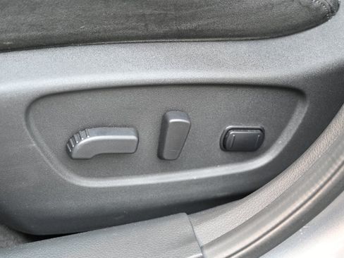 Used 2015 Nissan Rogue SV AWD/4WD image 14