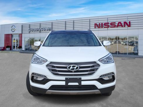 Used 2018 Hyundai Santa Fe Sport FWD image 2