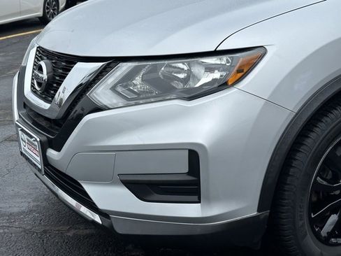 Used 2017 Nissan Rogue SV w/ SV Premium Package image 10