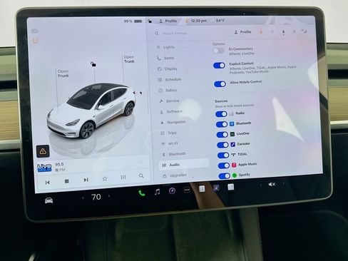 Used 2025 Tesla Model Y Long Range AWD/4WD image 51