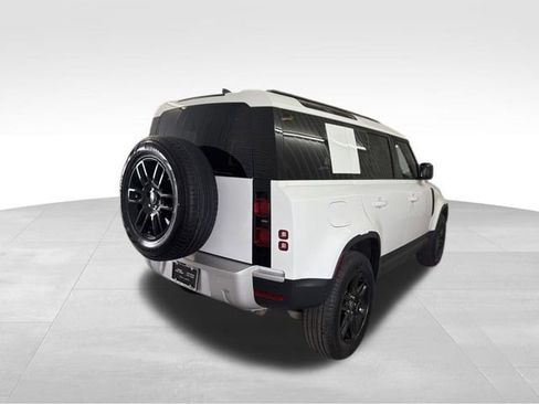 Used 2025 Land Rover Defender 110 S AWD/4WD image 4