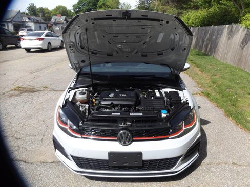 Used 2018 Volkswagen GTI SE FWD image 10