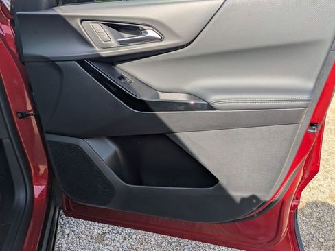 New 2026 Chevrolet Equinox LT FWD image 32