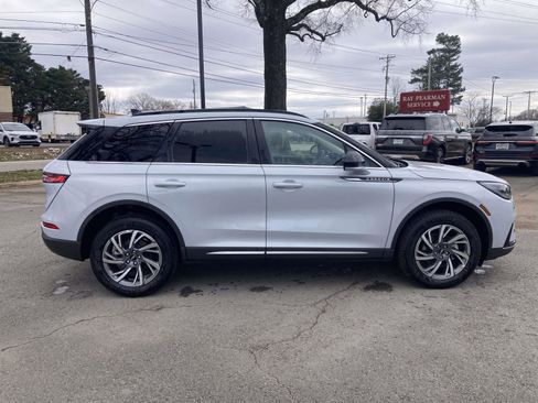 New 2026 Lincoln Corsair Premiere image 2