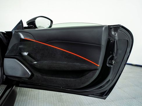 Certified 2025 Ferrari Roma Spider RWD image 25