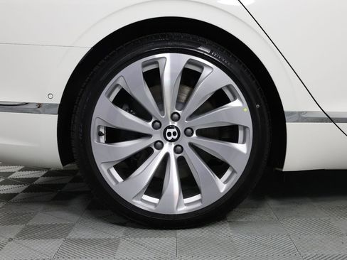 New 2026 Bentley Flying Spur Plug-In Hybrid image 18