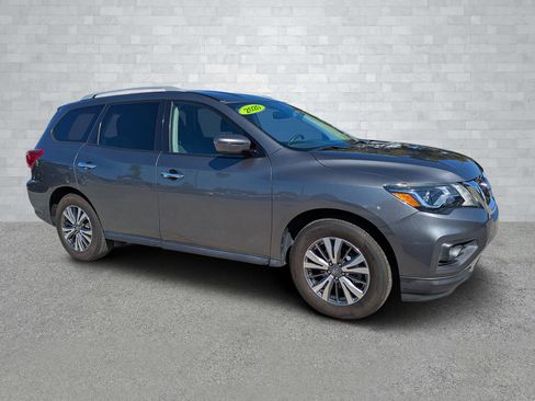 Used 2020 Nissan Pathfinder SV image 2