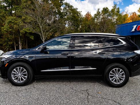 Used 2024 Buick Enclave Premium image 3