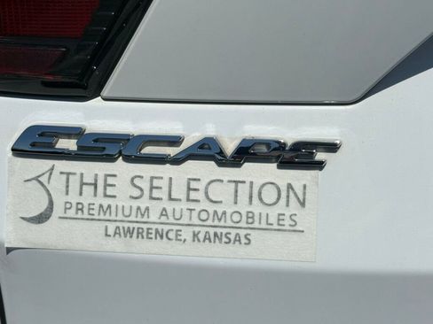 Used 2018 Ford Escape SE w/ SE Sport Appearance Package AWD/4WD image 15
