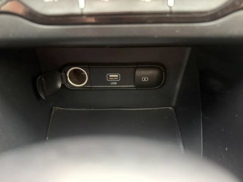 Used 2020 Kia Niro EX Premium FWD image 28
