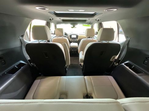 Used 2023 Chevrolet Traverse Premier AWD/4WD image 24