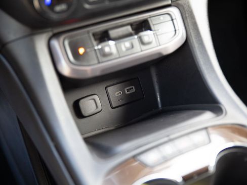 Used 2020 GMC Acadia AT4 image 16