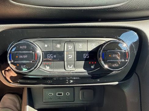 Used 2021 Buick Encore GX Select w/ Sport Touring Package AWD/4WD image 20