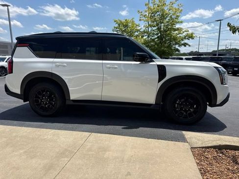 Used 2026 Nissan Armada PRO-4X AWD/4WD image 6