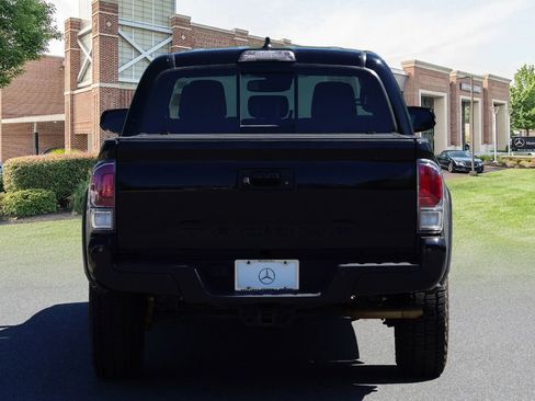Used 2021 Toyota Tacoma TRD Off-Road w/ TRD Premium Off Road Package AWD/4WD image 5