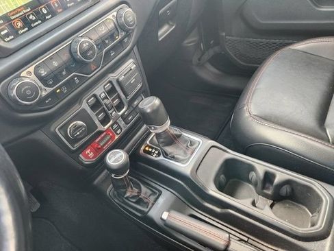 Used 2023 Jeep Gladiator Rubicon w/ Cold Weather Group AWD/4WD image 18