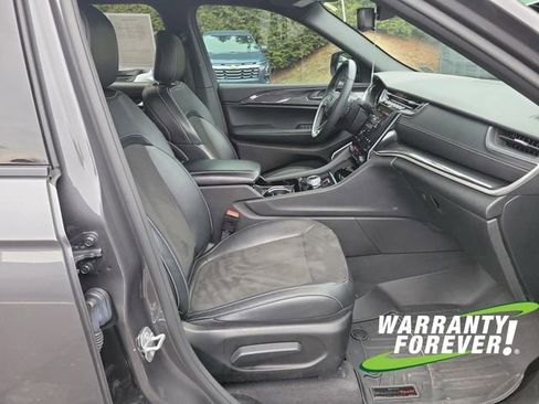 Used 2022 Jeep Grand Cherokee L Laredo image 14