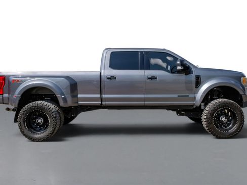 Used 2022 Ford F450 Platinum w/ FX4 Off-Road Package AWD/4WD image 5