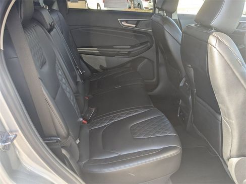 Used 2024 Ford Edge Titanium image 31